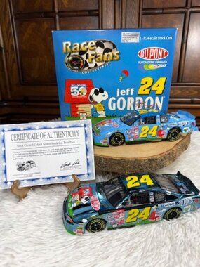Vintage Jeff Gordon #24 DuPont PEANUTS 2000 Monte Carlo 1:24 Scale 2 Car Set